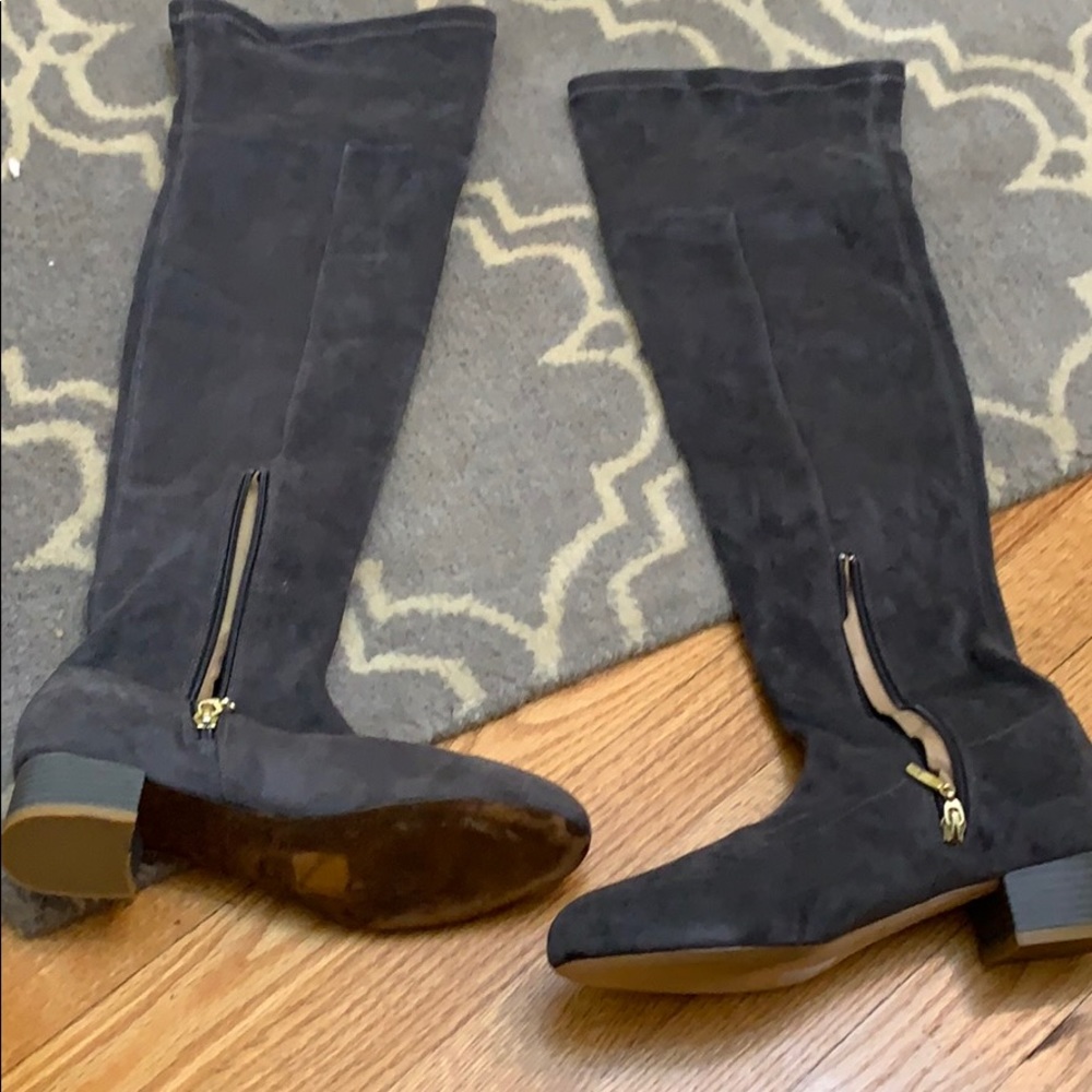 Boots - Picture 4 of 5